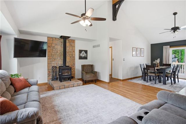 13206 Parallel Parkway, Kansas City, KS 66109