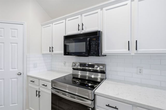 1002 Zachary Drive, Arlington, TX 76002