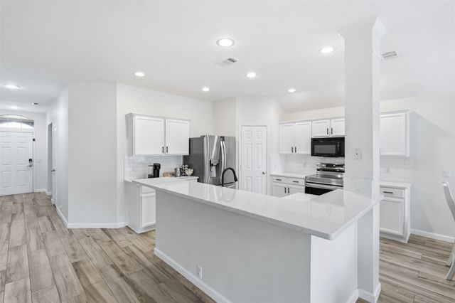 1002 Zachary Drive, Arlington, TX 76002