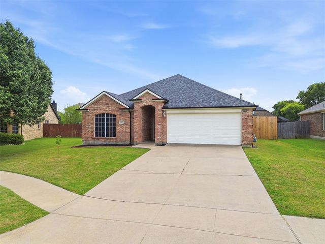 1002 Zachary Drive, Arlington, TX 76002