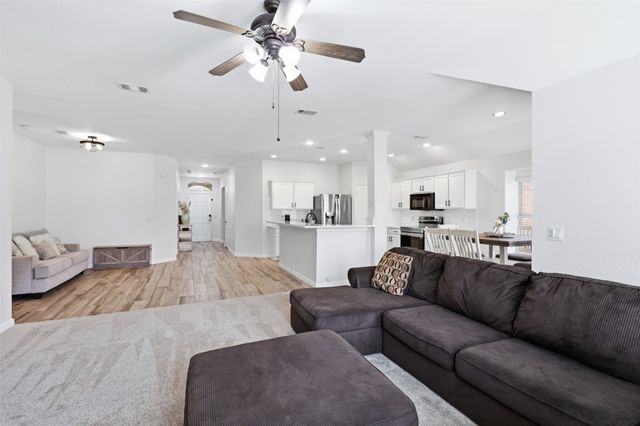 1002 Zachary Drive, Arlington, TX 76002