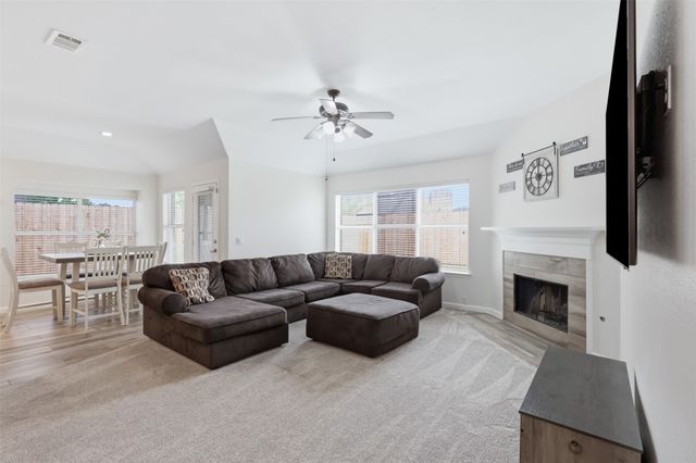 1002 Zachary Drive, Arlington, TX 76002