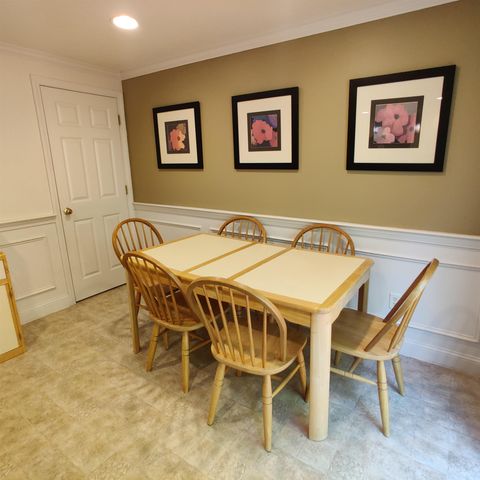 13 Snowdrop Lane, Litchfield, NH 03052