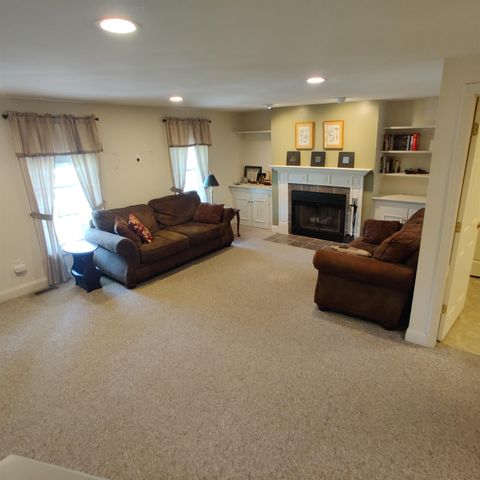 13 Snowdrop Lane, Litchfield, NH 03052