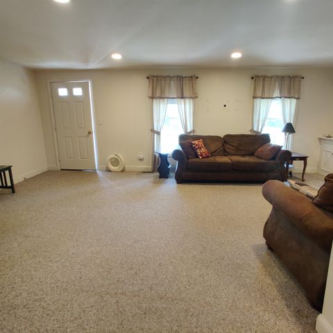 13 Snowdrop Lane, Litchfield, NH 03052