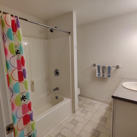 13 Snowdrop Lane, Litchfield, NH 03052