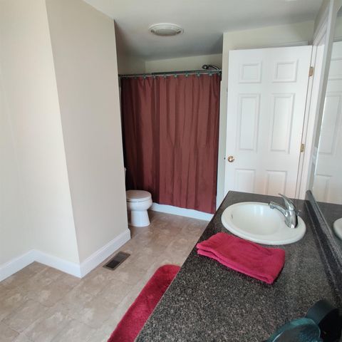 13 Snowdrop Lane, Litchfield, NH 03052