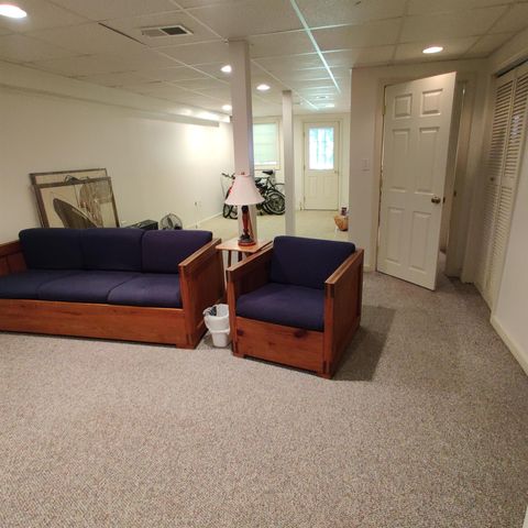 13 Snowdrop Lane, Litchfield, NH 03052