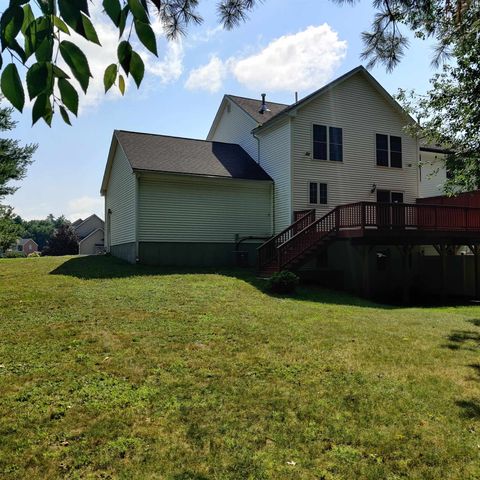 13 Snowdrop Lane, Litchfield, NH 03052