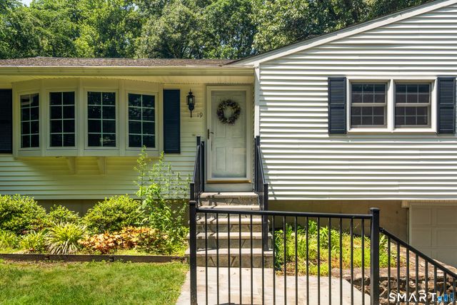 19 Crestwood Drive, Wolcott, CT 06716