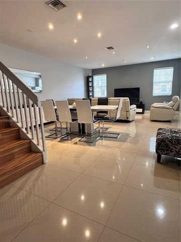 14613 SW 13th St, Pembroke Pines, FL 33027