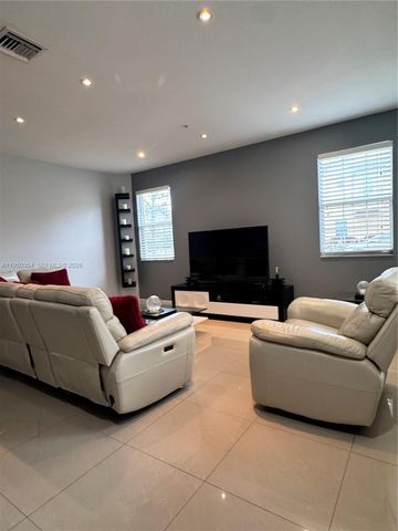 14613 SW 13th St, Pembroke Pines, FL 33027