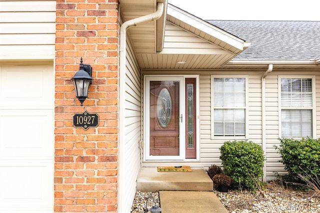10927 Upland Terrace Drive, Lebanon, IL 62254