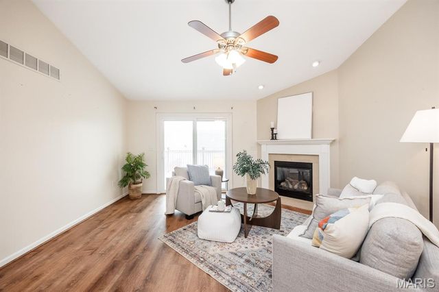 10927 Upland Terrace Drive, Lebanon, IL 62254