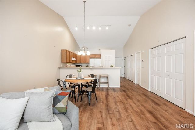 10927 Upland Terrace Drive, Lebanon, IL 62254