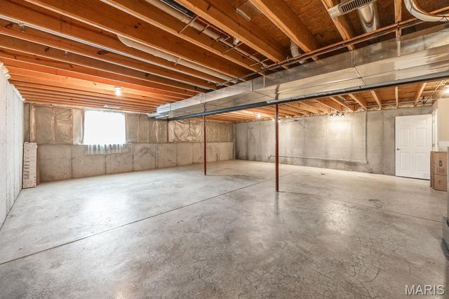 10927 Upland Terrace Drive, Lebanon, IL 62254