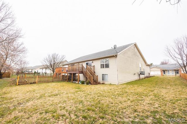 10927 Upland Terrace Drive, Lebanon, IL 62254