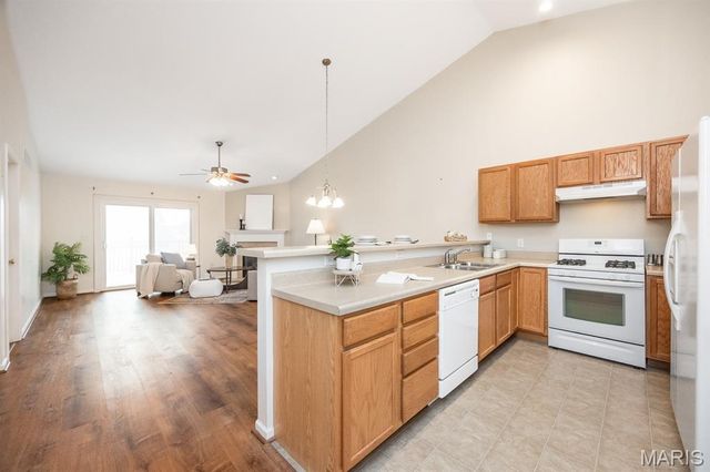 10927 Upland Terrace Drive, Lebanon, IL 62254