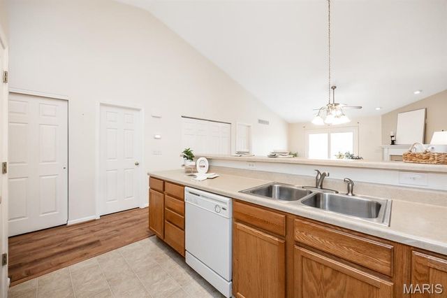 10927 Upland Terrace Drive, Lebanon, IL 62254