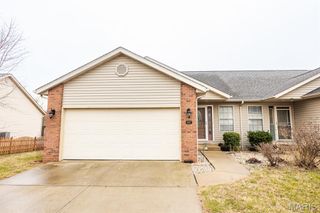 10927 Upland Terrace Drive, Lebanon, IL 62254