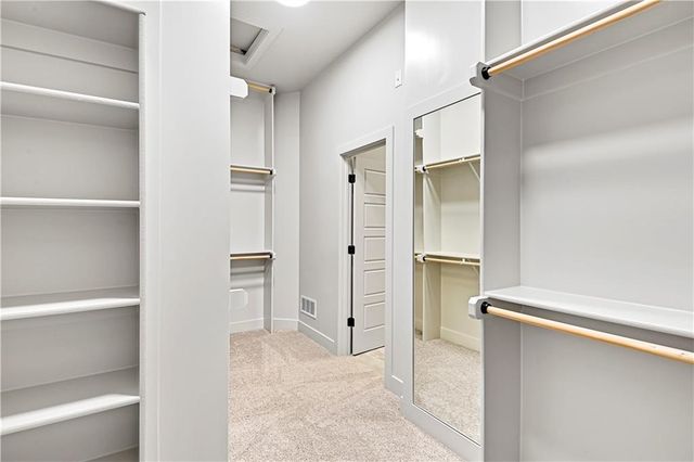 21901 W 99th Terrace, Lenexa, KS 66220