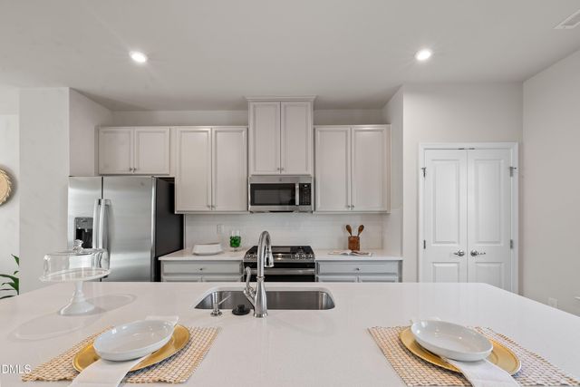 6621 Pathfinder Way, Raleigh, NC 27616