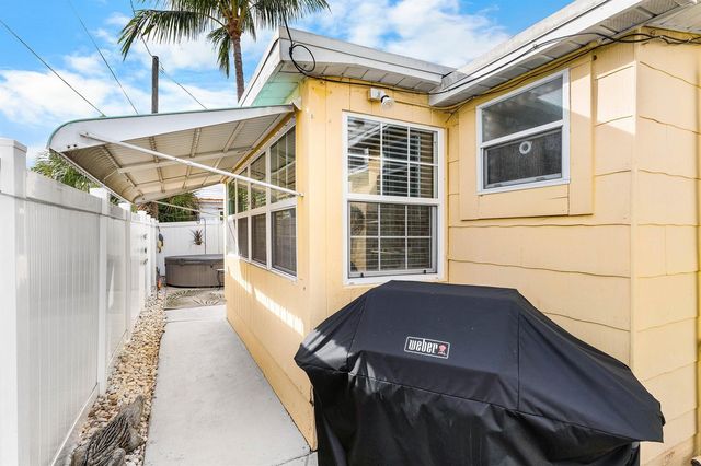 411 3rd Avenue N, Lake Worth Beach, FL 33460