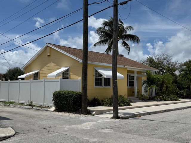 411 3rd Avenue N, Lake Worth Beach, FL 33460