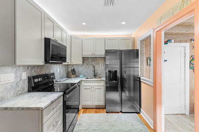 411 3rd Avenue N, Lake Worth Beach, FL 33460