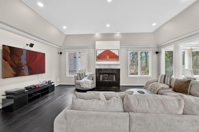 6620 Minnow Pond Drive, West Bloomfield Charter Township, MI 48322