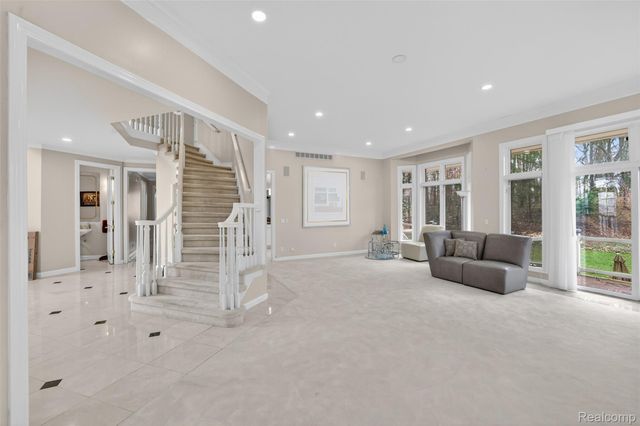 6620 Minnow Pond Drive, West Bloomfield Charter Township, MI 48322