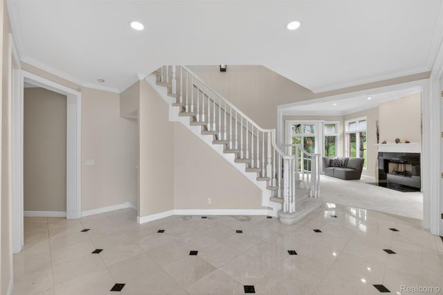 6620 Minnow Pond Drive, West Bloomfield Charter Township, MI 48322