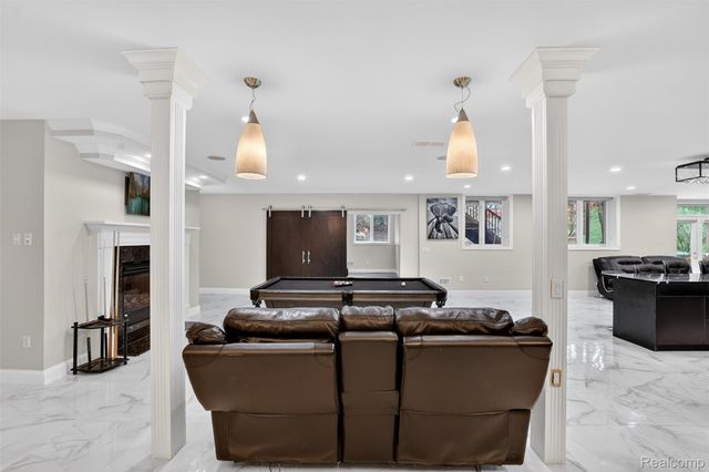 6620 Minnow Pond Drive, West Bloomfield Charter Township, MI 48322