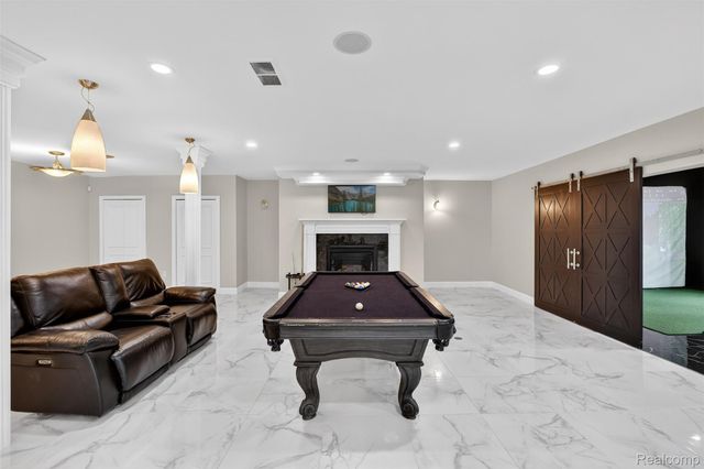 6620 Minnow Pond Drive, West Bloomfield Charter Township, MI 48322