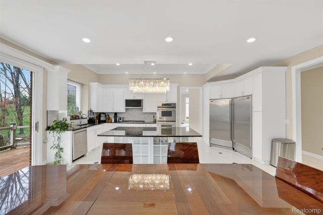 6620 Minnow Pond Drive, West Bloomfield Charter Township, MI 48322