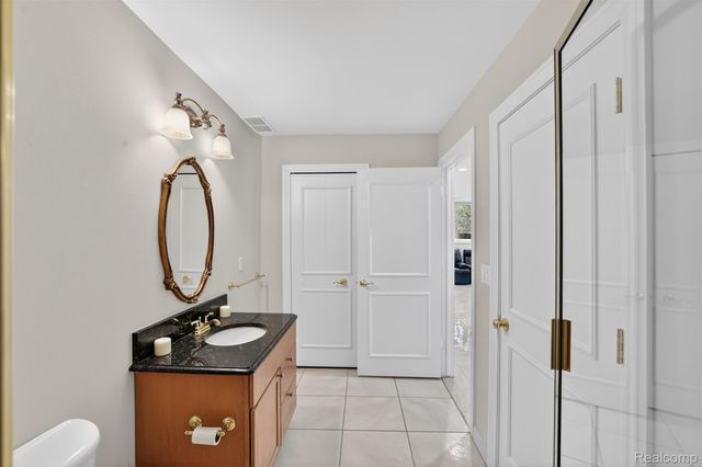 6620 Minnow Pond Drive, West Bloomfield Charter Township, MI 48322