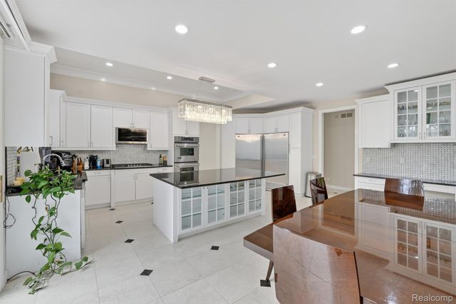 6620 Minnow Pond Drive, West Bloomfield Charter Township, MI 48322