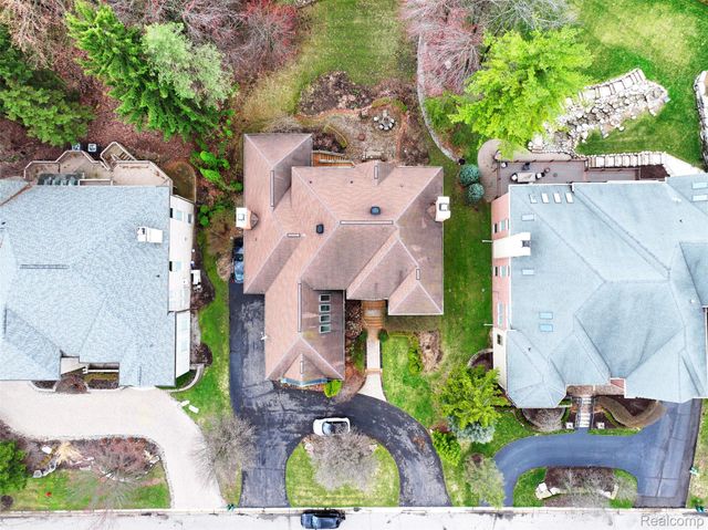 6620 Minnow Pond Drive, West Bloomfield Charter Township, MI 48322