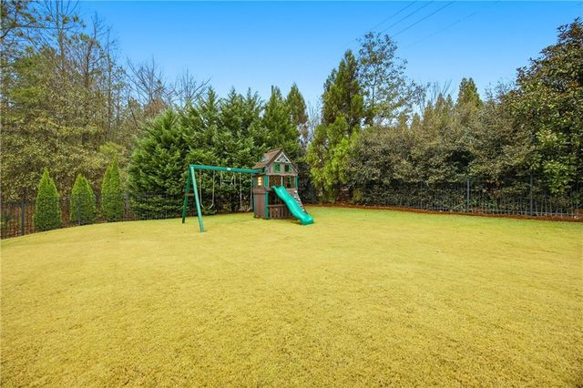 2002 Blossom Hill Drive, Roswell, GA 30076