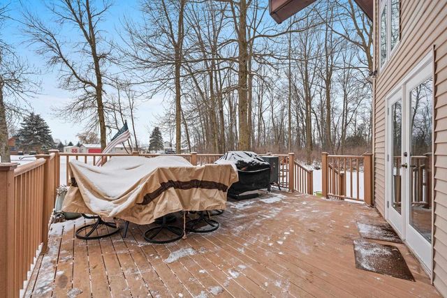 129 W WALLRICH ROAD, Cecil, WI 54111