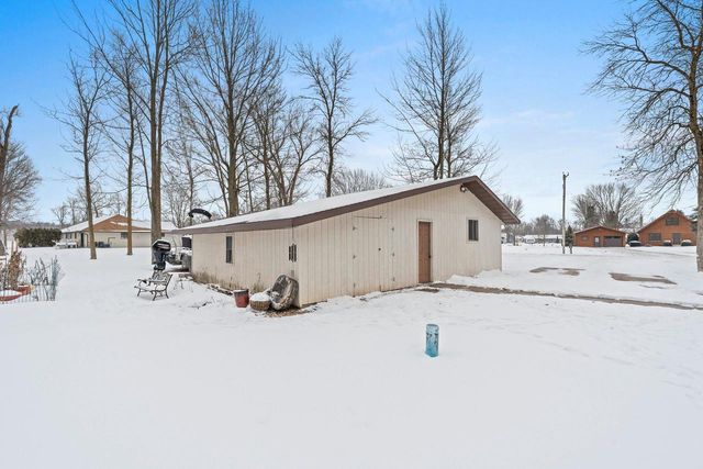 129 W WALLRICH ROAD, Cecil, WI 54111