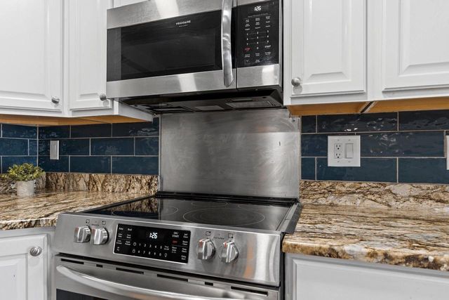 129 W WALLRICH ROAD, Cecil, WI 54111