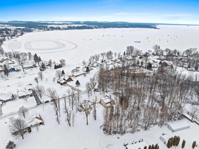 129 W WALLRICH ROAD, Cecil, WI 54111