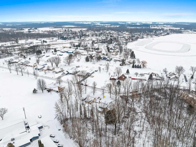 129 W WALLRICH ROAD, Cecil, WI 54111