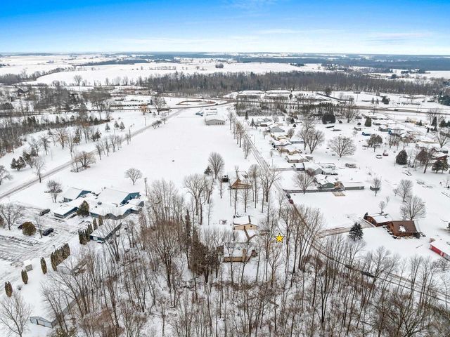 129 W WALLRICH ROAD, Cecil, WI 54111