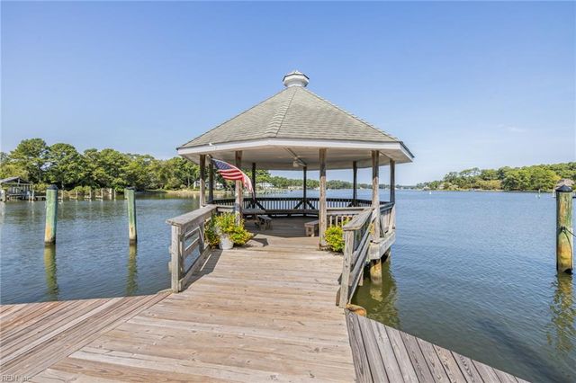 1284 Laskin Rd Apt 302, Virginia Beach, VA 23451