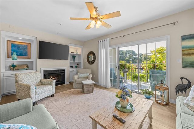 1284 Laskin Rd Apt 302, Virginia Beach, VA 23451