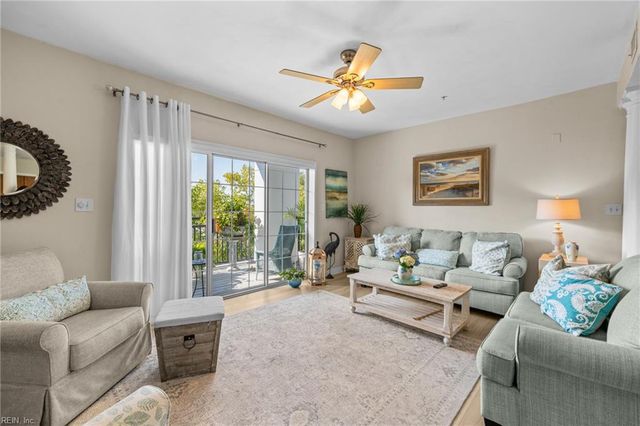 1284 Laskin Rd Apt 302, Virginia Beach, VA 23451