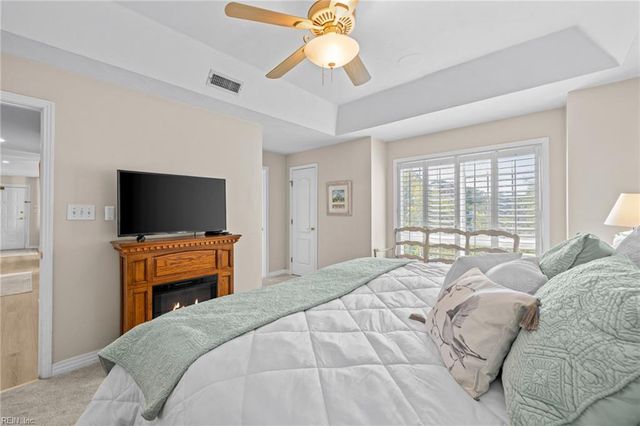 1284 Laskin Rd Apt 302, Virginia Beach, VA 23451