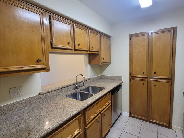 215 Post Office Street 801, Galveston, TX 77550